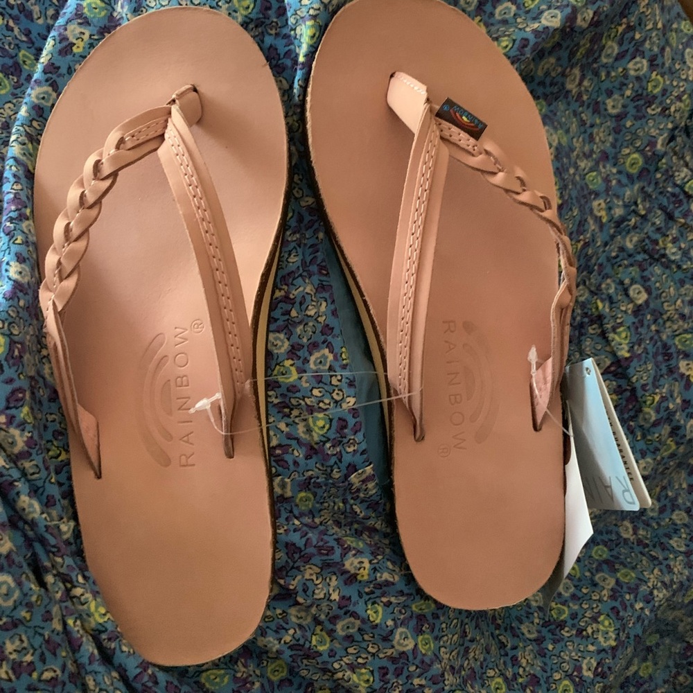 NWT Rainbow pale pink, flesh tone in color SUPER COMFY‼️